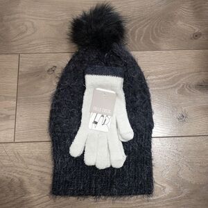 NWT Falls Creek Faux Fur Winter Hat and‎ Glove Set